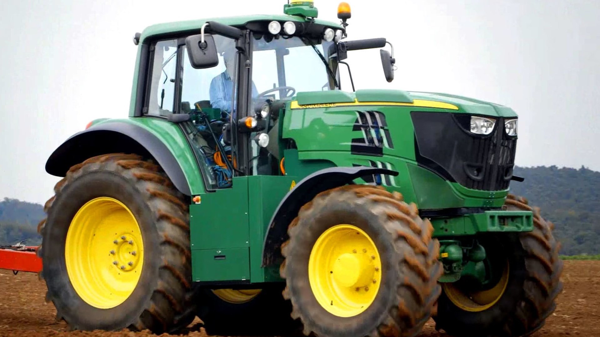 John Deere Previews Massive Electric Farm Tractor ...
