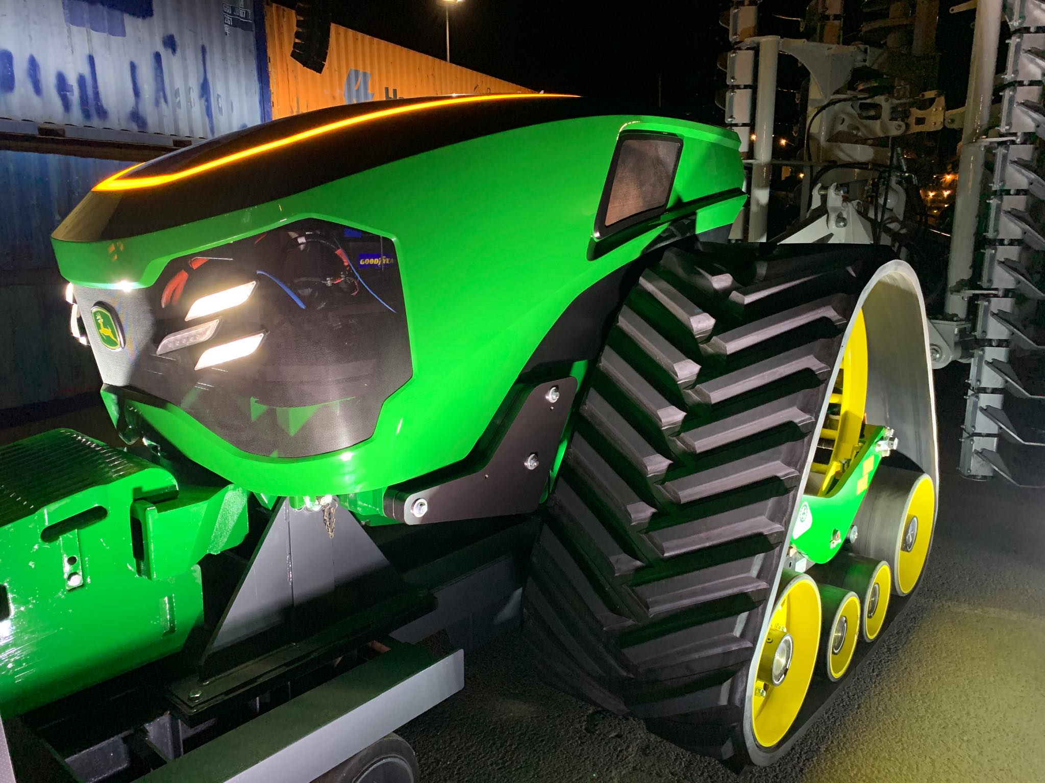 John Deere Reveals New 'Driverless' Tractor Concept | Farm ...
