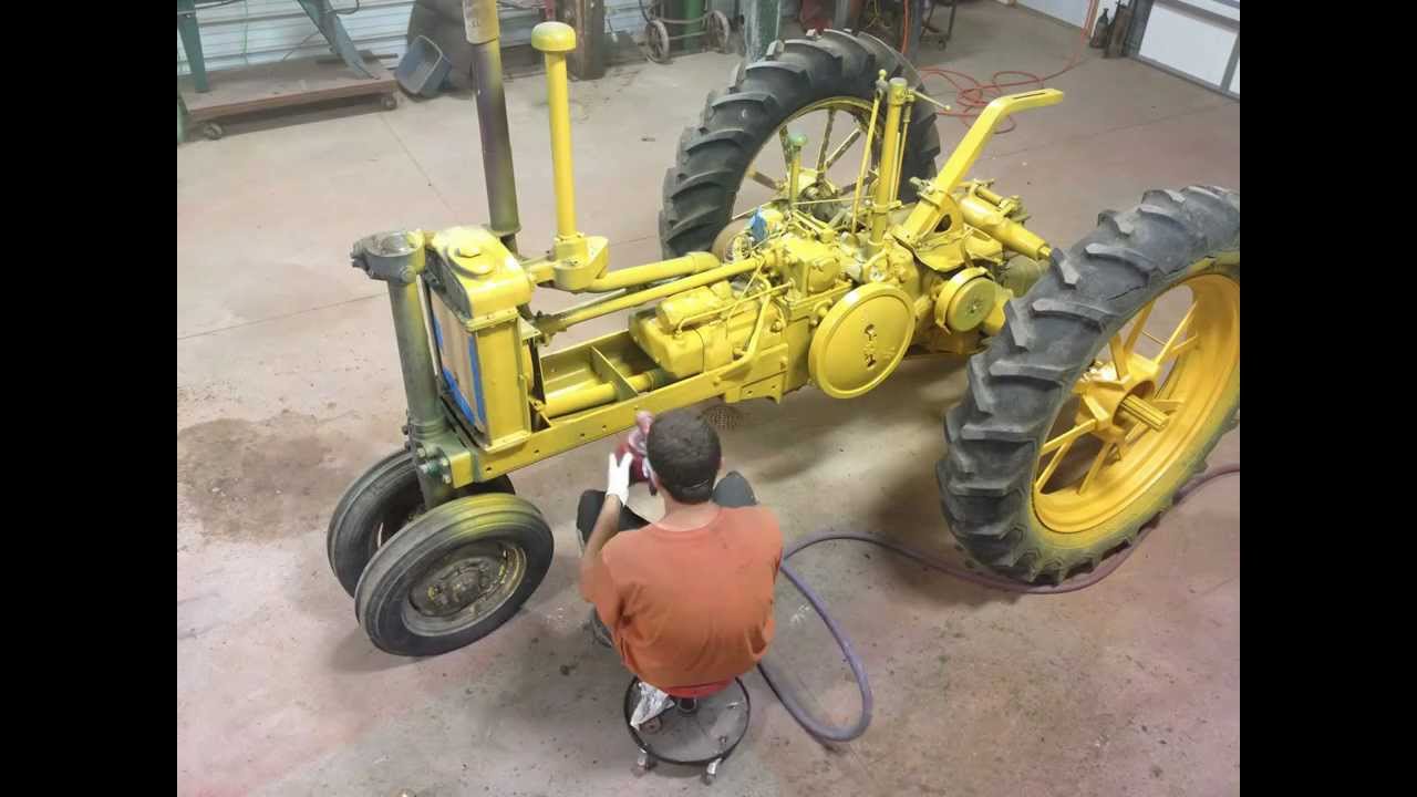 Priming a John Deere B tractor (1936 unstyled) Timelapse ...