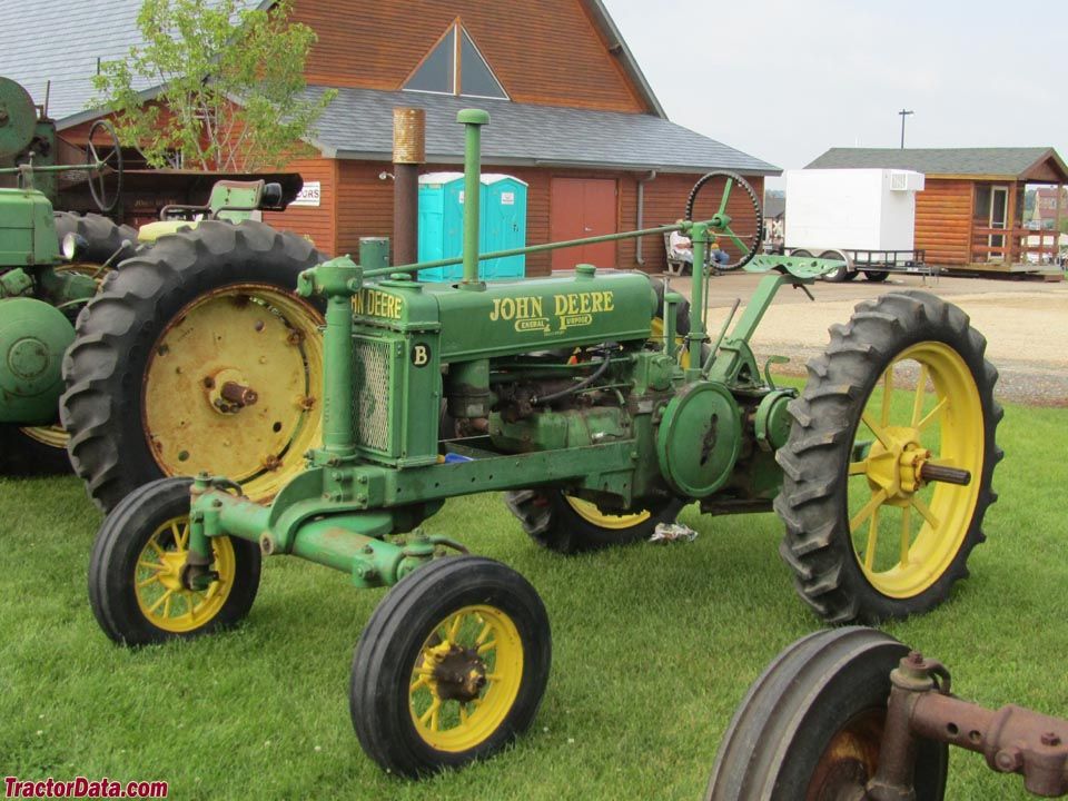 Unstyled John Deere B with wide front end. | Tractors made ...