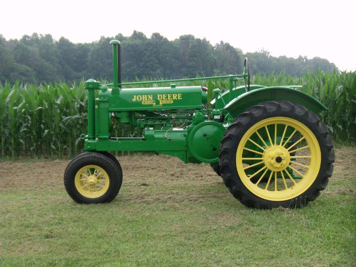 1936 John Deere A with round spokes round top fenders ...