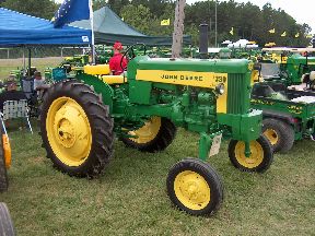 The John Deere Model 40 and Other Dubuque Built Tractors ...