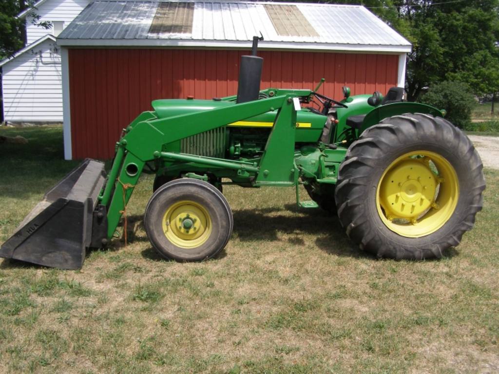 John Deere 1120 Diesel loader tractor
