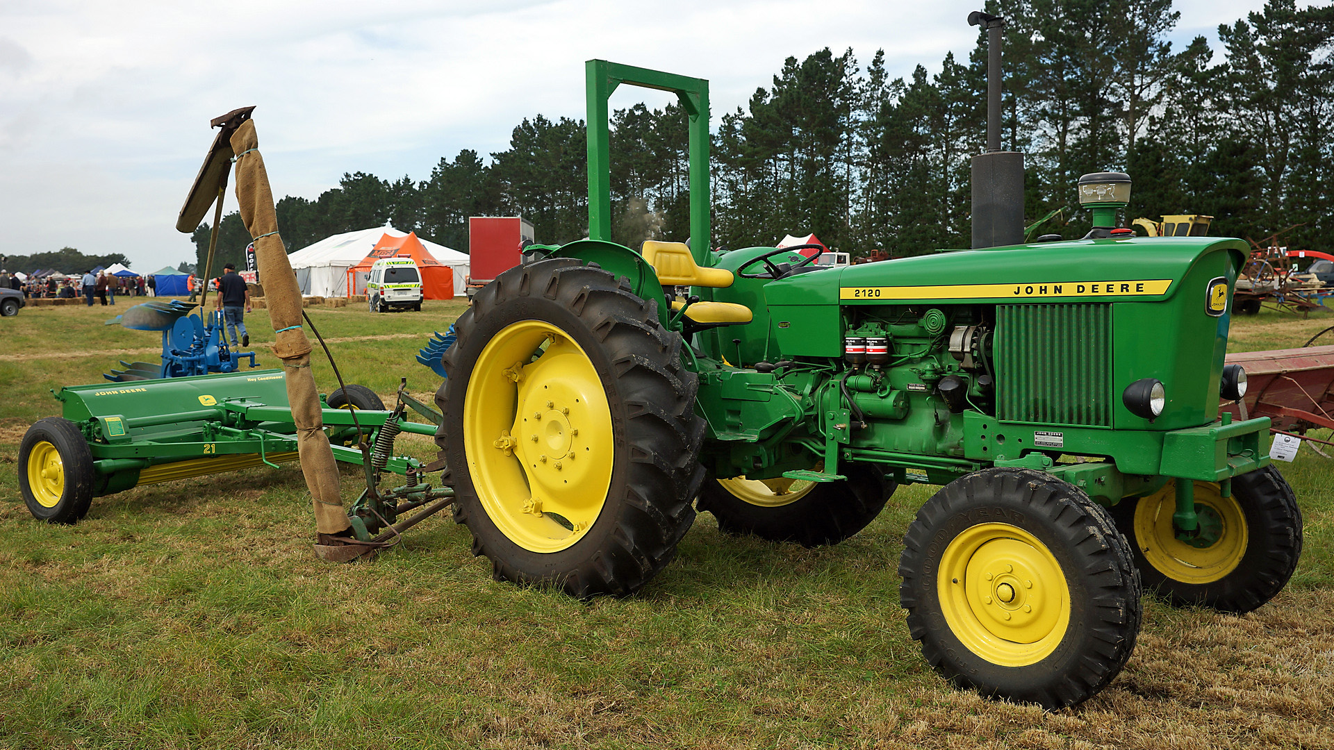 John Deere 2120 Tractor. | | Flickr - Photo Sharing!