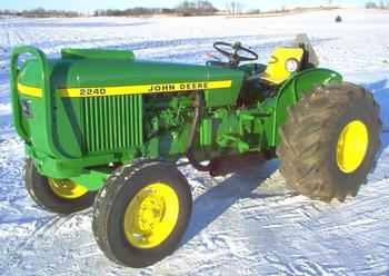 ... : 1977 John Deere 2240 Utility/Orchard (2005-01-14) - TractorShed.com