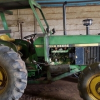 John Deere 2251 4x4 Tractor