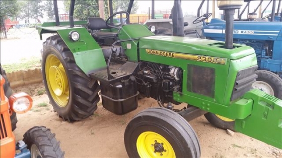 John Deere 2300 4X2 Tractor | | Farming Equipment | 61873776 | Junk ...