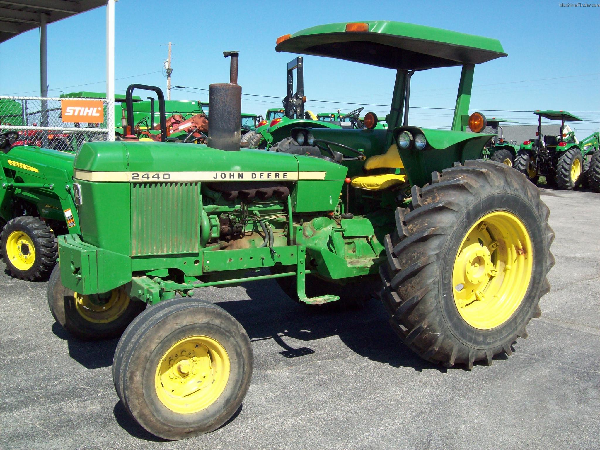1977 John Deere 2440 Tractors - Utility (40-100hp) - John Deere ...