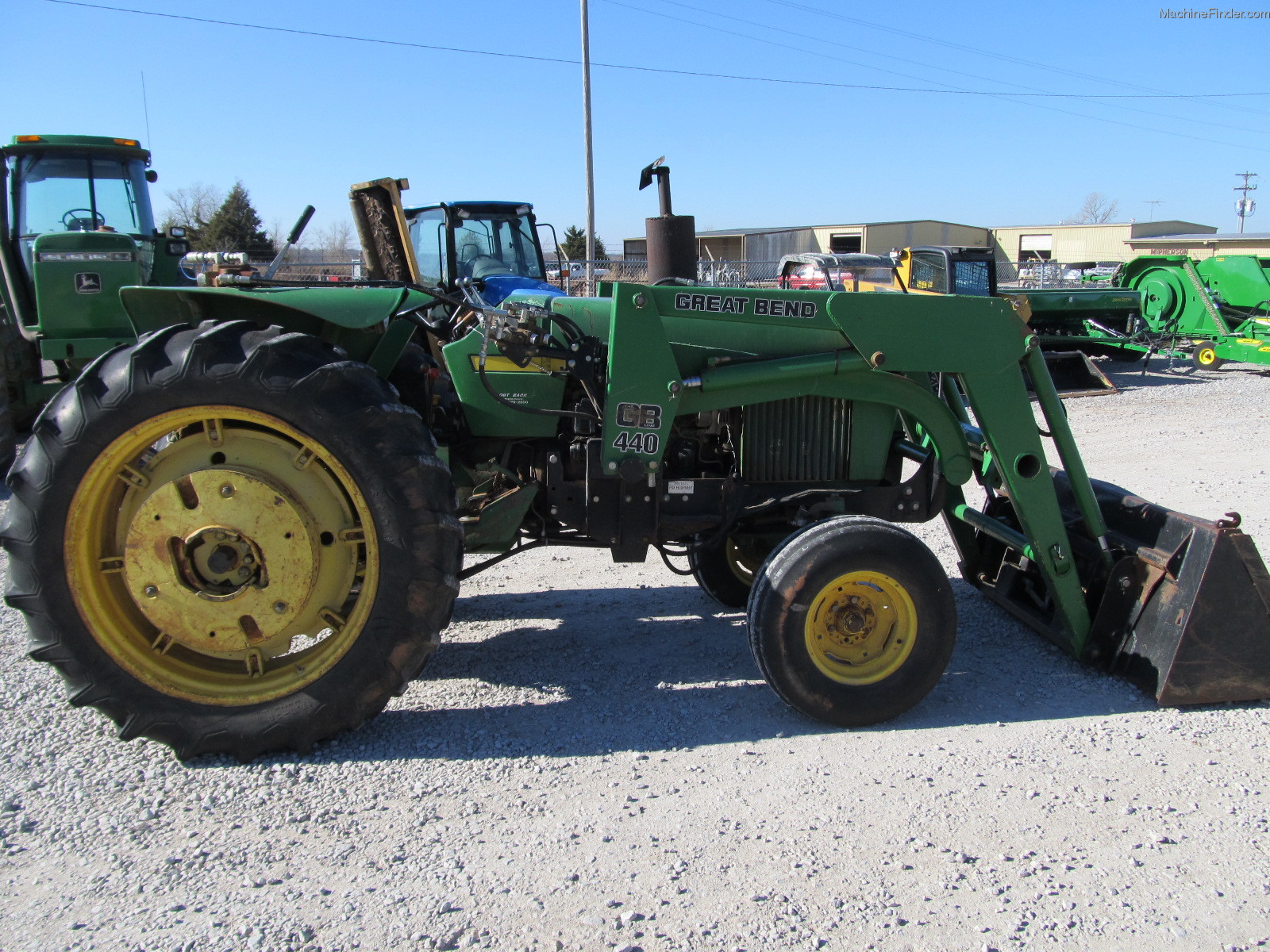 John Deere 2440 Tractors - Utility (40-100hp) - John Deere
