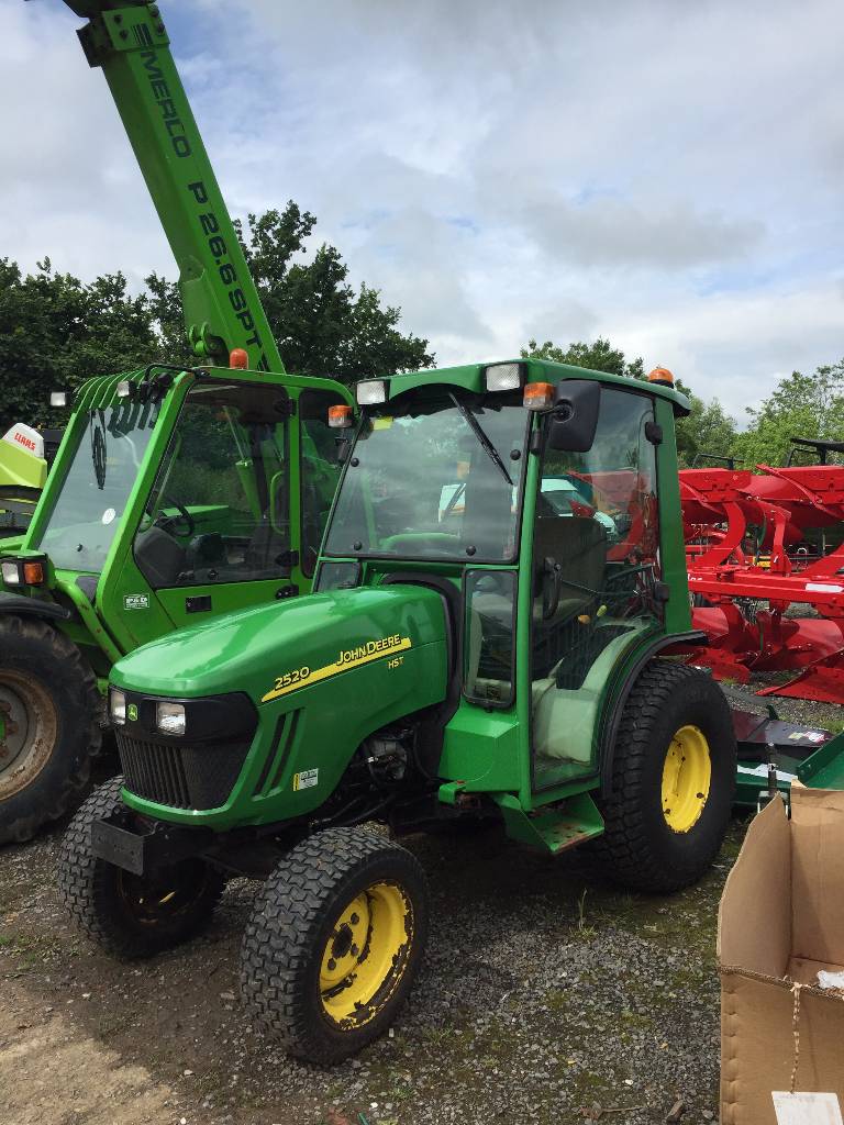Used John Deere 2520 tractors Year: 2010 for sale - Mascus USA