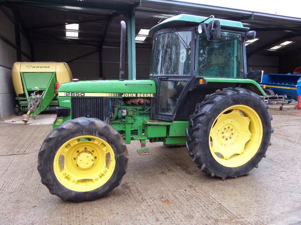 Used Tractors, Machinery and Plant: JOHN DEERE 2850
