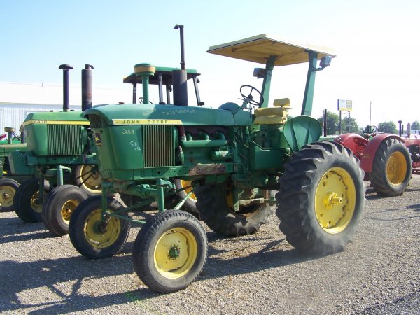 183: John Deere 4020 Hi Crop Farm Tractor : Lot 183