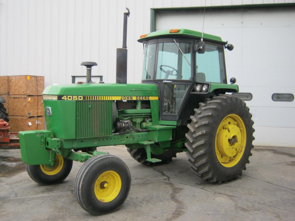 This 1983 JD 4050 2WD tractor with 3,975 hours sold for a new record ...