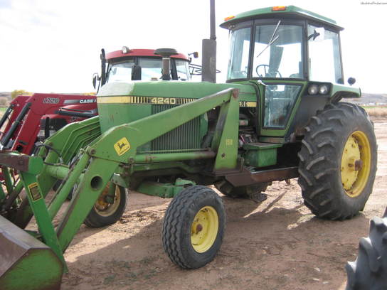 John Deere 4240 Tractors - Utility (40-100hp) - John Deere ...