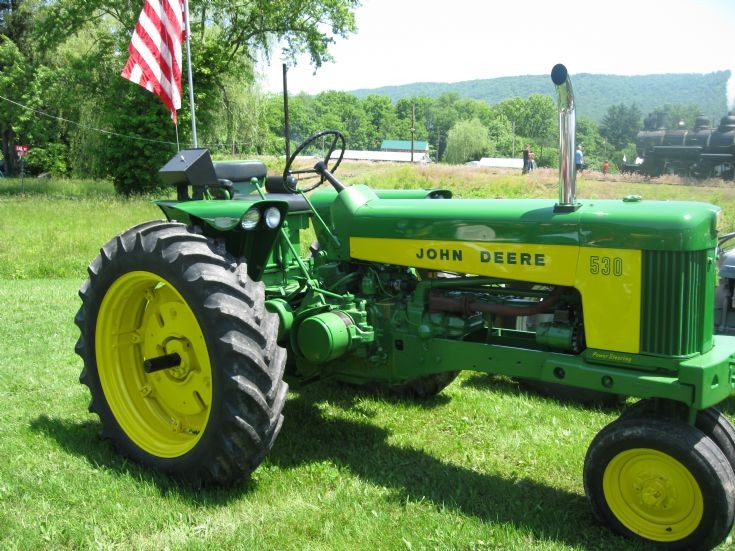 Tractor Photos - John Deere 530