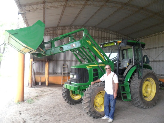 entrega de tractor john deere 6125d a afa agricultores federados