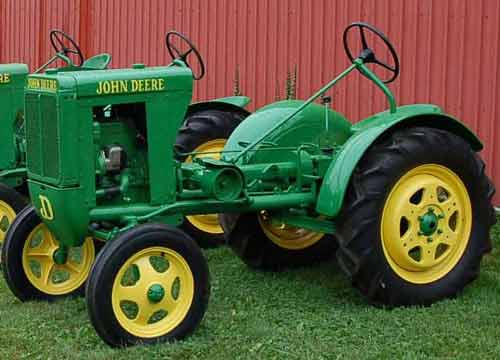 John Deere Model 62 tractor in the Dale Brenner’s collection.