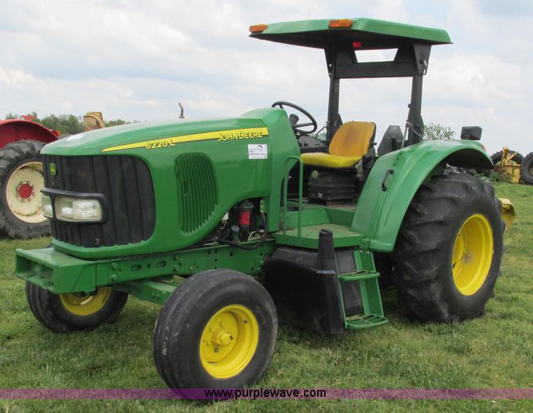 2006 John Deere 6220L tractor