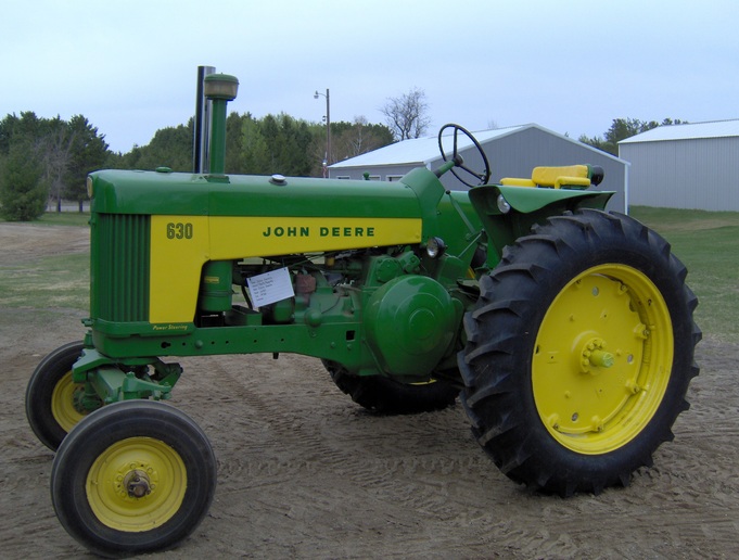 John Deere 630 pictures - Yesterday's Tractors