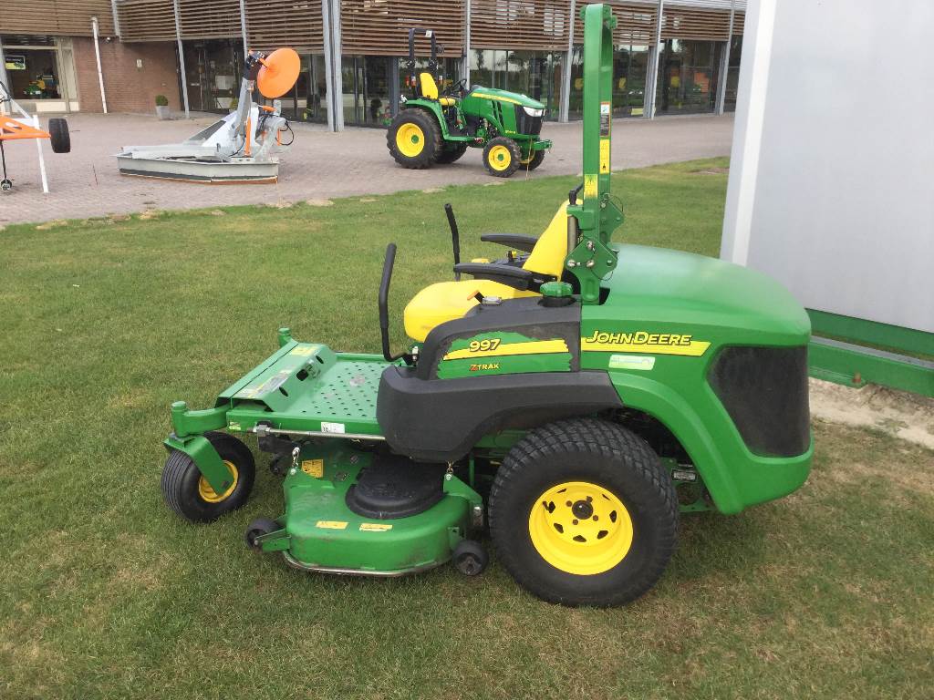 Used John Deere 997 lawn mowers Price: $6,325 for sale - Mascus USA