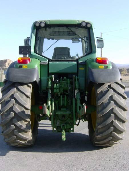 Used John Deere 6520 PREMIUM tractors Year: 2002 for sale - Mascus USA