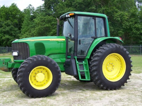 1165: 2005 John Deere 7320 4x4 Farm Tractor with Cab : Lot 1165
