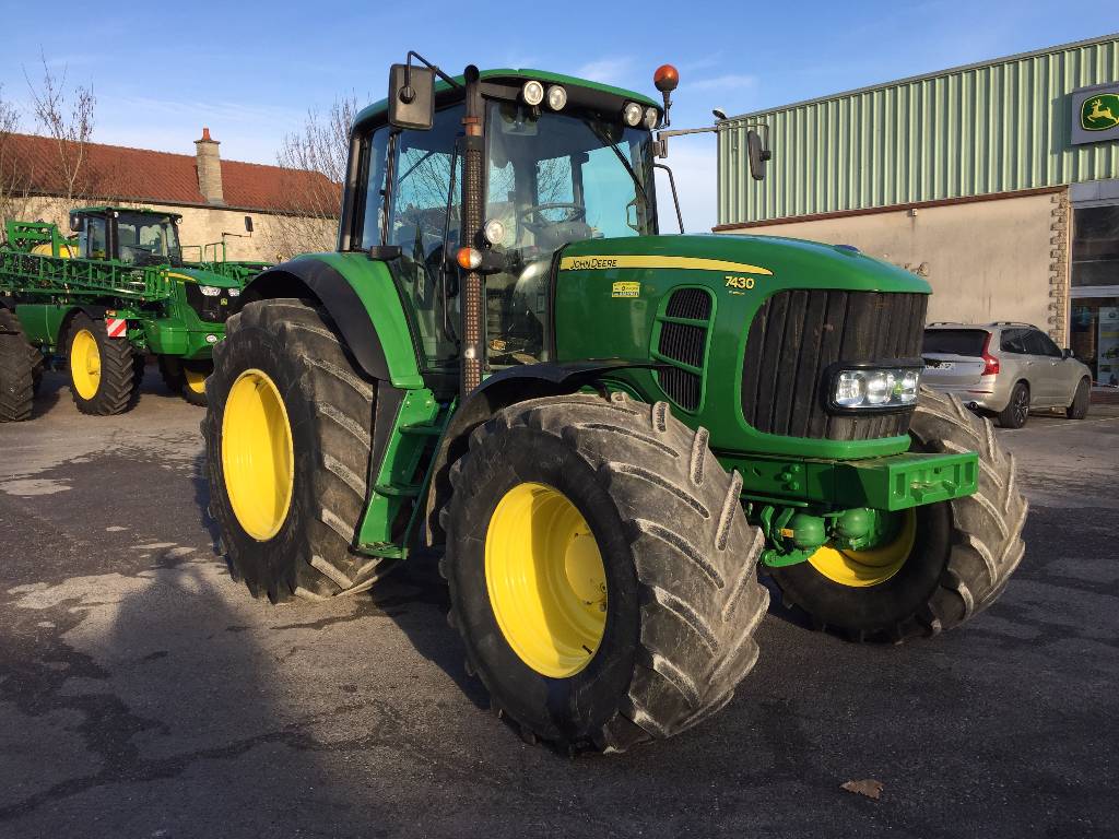 Used John Deere 7430 Premium tractors Year: 2008 Price: $50,851 for ...