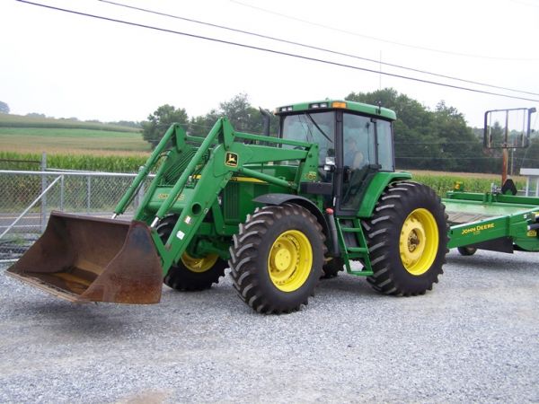 134: John Deere 7510 4x4 Farm Tractor with JD740 Loader : Lot 134