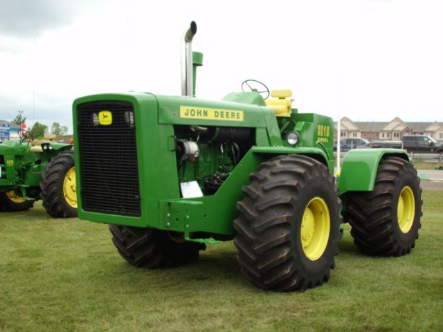 John Deere 8010. The first JD 4WD tractor. | John Deere | Pinterest ...