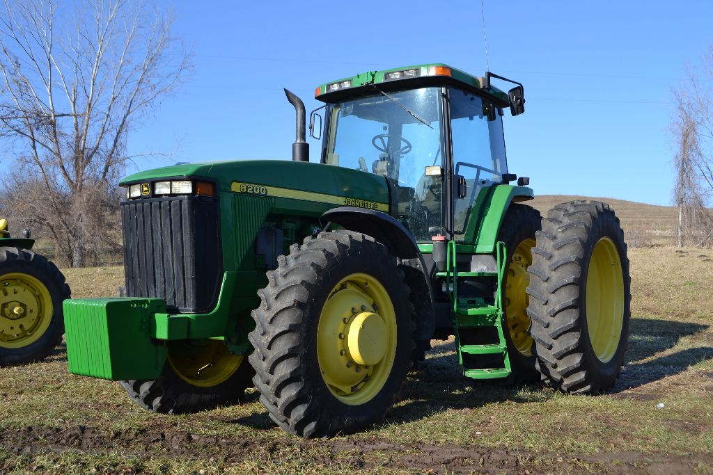 This 1999 John Deere 8200 tractor with 3,918 hours sold for a new ...