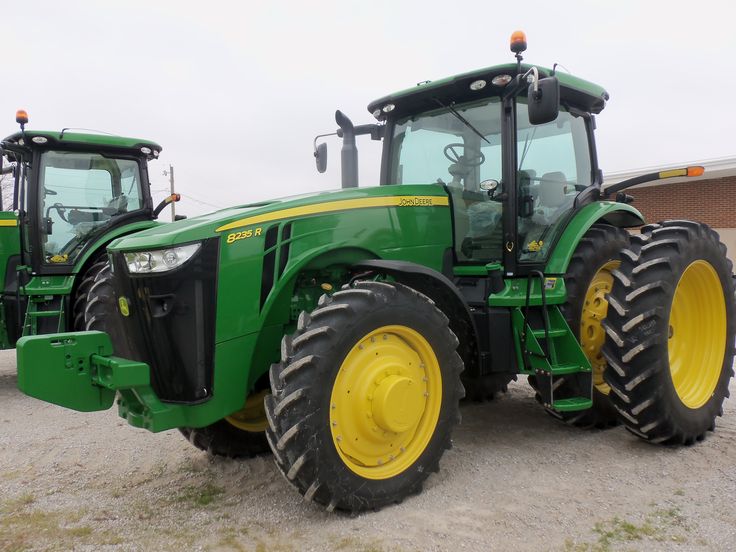192hp John Deere 8235R | Tri Green Tractor in Flora | Pinterest
