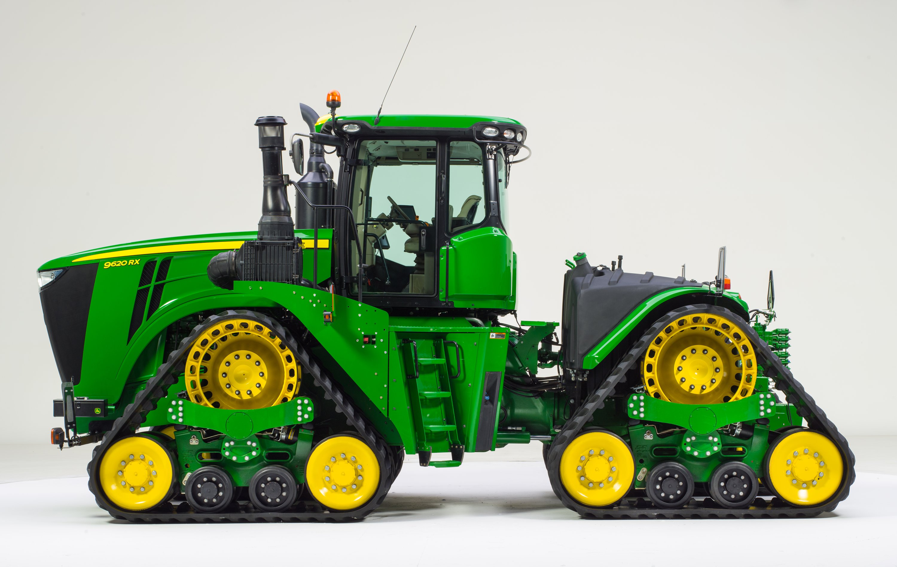 John Deere Unveils New High-Horsepower 4-Track 9RX Series Tractors