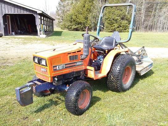 Kioti LB1914 Tractors - Compact (1-40hp.) - John Deere MachineFinder