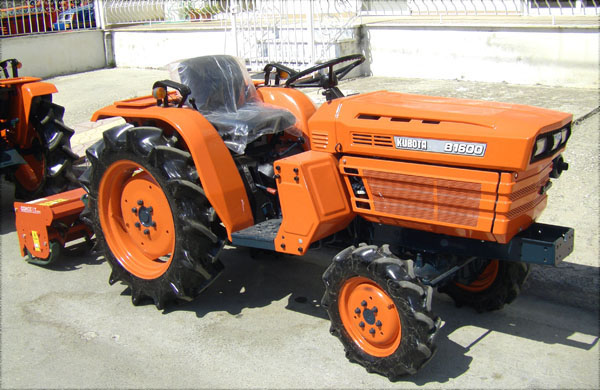 Tractor Kubota B1600 4wd with rotary