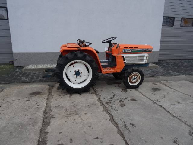 Kubota B1702 - Tractors, Price: £2,217, Year of manufacture: 1990 ...