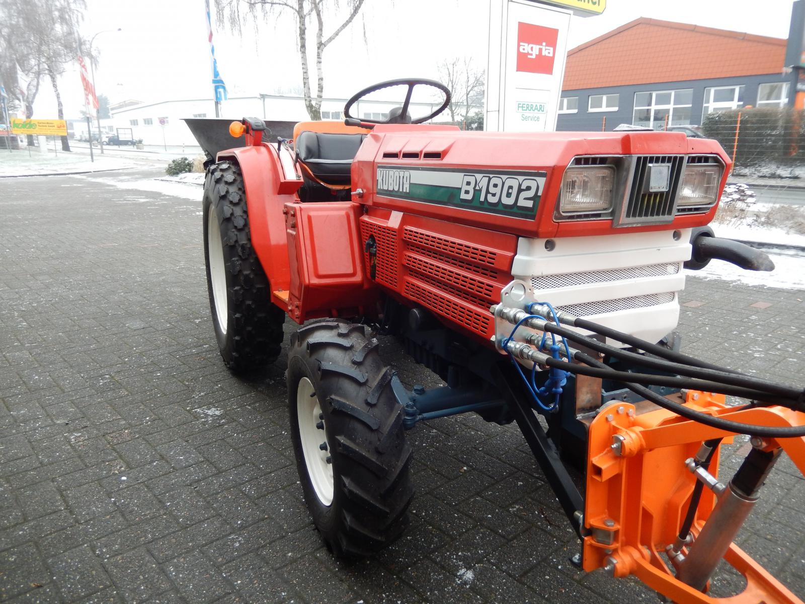 Bild 10 von 13 - Kubota B1902 Traktor - Landtechnik-Börse