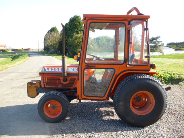 SOLD ! KUBOTA B2150 COMPACT TRACTOR 4X4 CAB for sale - FNR Machinery