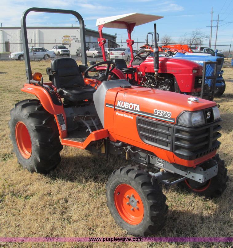 Kubota B2710 MFWD tractor | Item F4685 | SOLD! January 23 Mi...