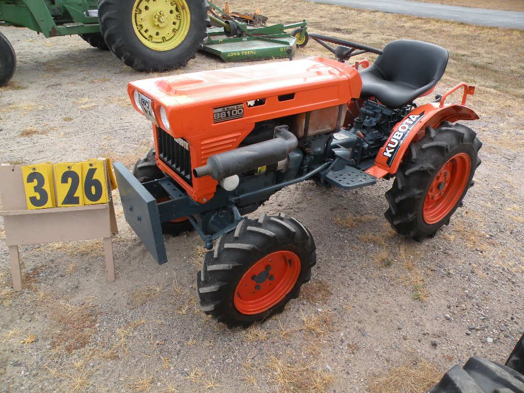 Kubota B6100 4WD tractor, 3 pt B6001-22577