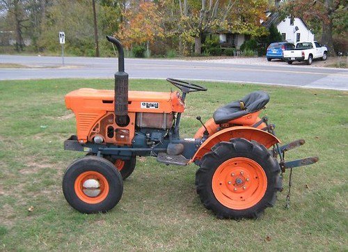 Kubota B6100HST-E Tractor Illustrated Master Parts List Manual DOWN...