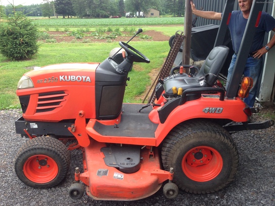 Kubota BX2350 Tractor - Here you will find Kubota BX2350 specifications for...
