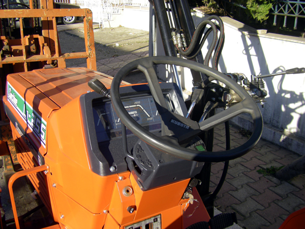 Tractor KUBOTA L1-255 Sunshine 4WD with front loader