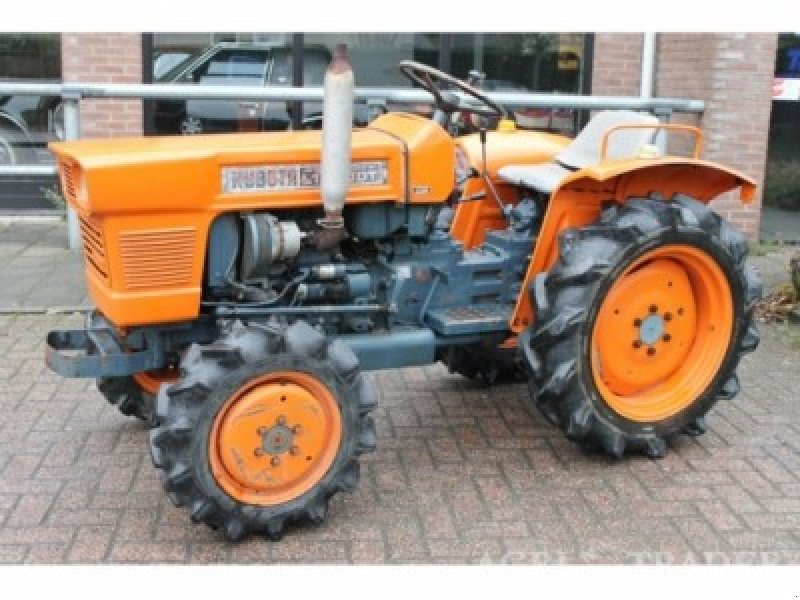 Kubota L1500 DT Tractor - technikboerse.com