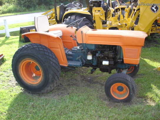 Kubota L185 Tractors - Compact (1-40hp.) - John Deere MachineFinder