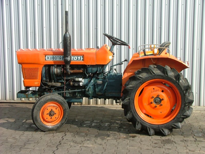 Mini traktorek Kubota L2201, 22KM, 4x2 - Wielkopolskie - Sprzedam ...