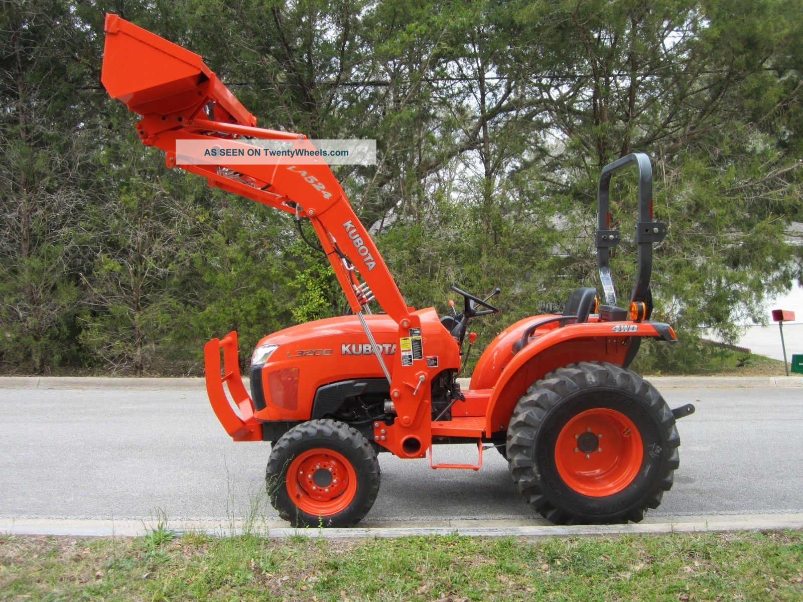 2013 Kubota L3200 4x4 Compact Tractor Only 15hrs. With An La524 Loader ...
