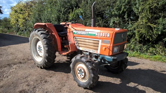 Kubota L3202 Compact Tractor - Small Tractors Small Tractors