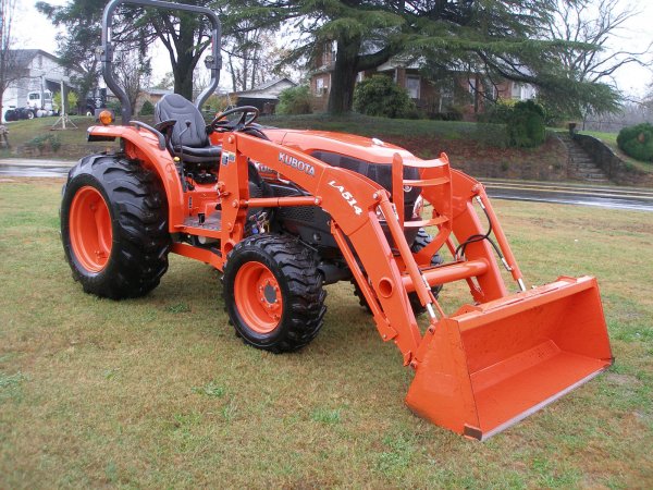 BuyandSell - 2011 KUBOTA L3240 4X4 Tractor at $3000