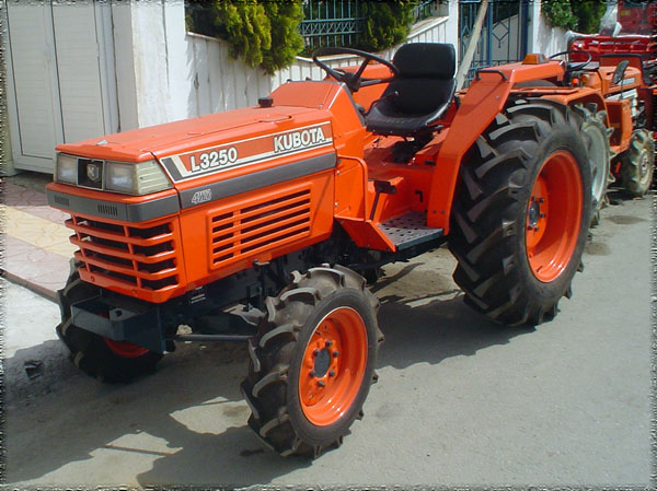 Tractor KUBOTA L3250 4WD
