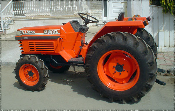Tractor KUBOTA L3250 4WD
